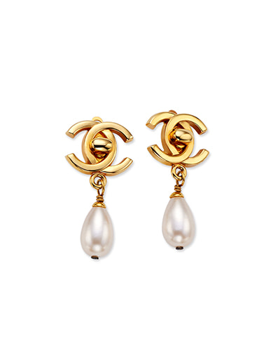 [ VINTAGE ] CHANEL CC Pearl Earrings